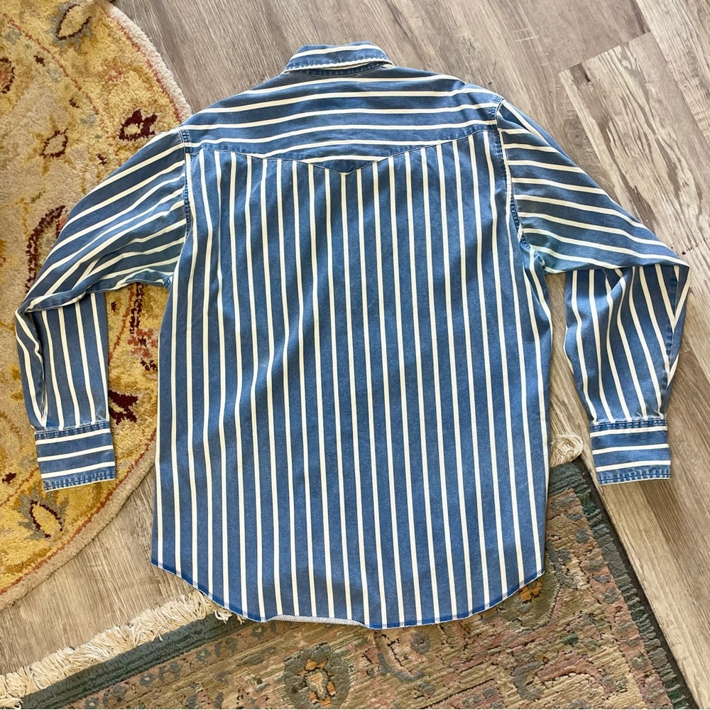 Vintage 1990s Wrangler Brushpopper Pearl Snap Striped Denim Botton Down Shirt - Picture 8 of 13